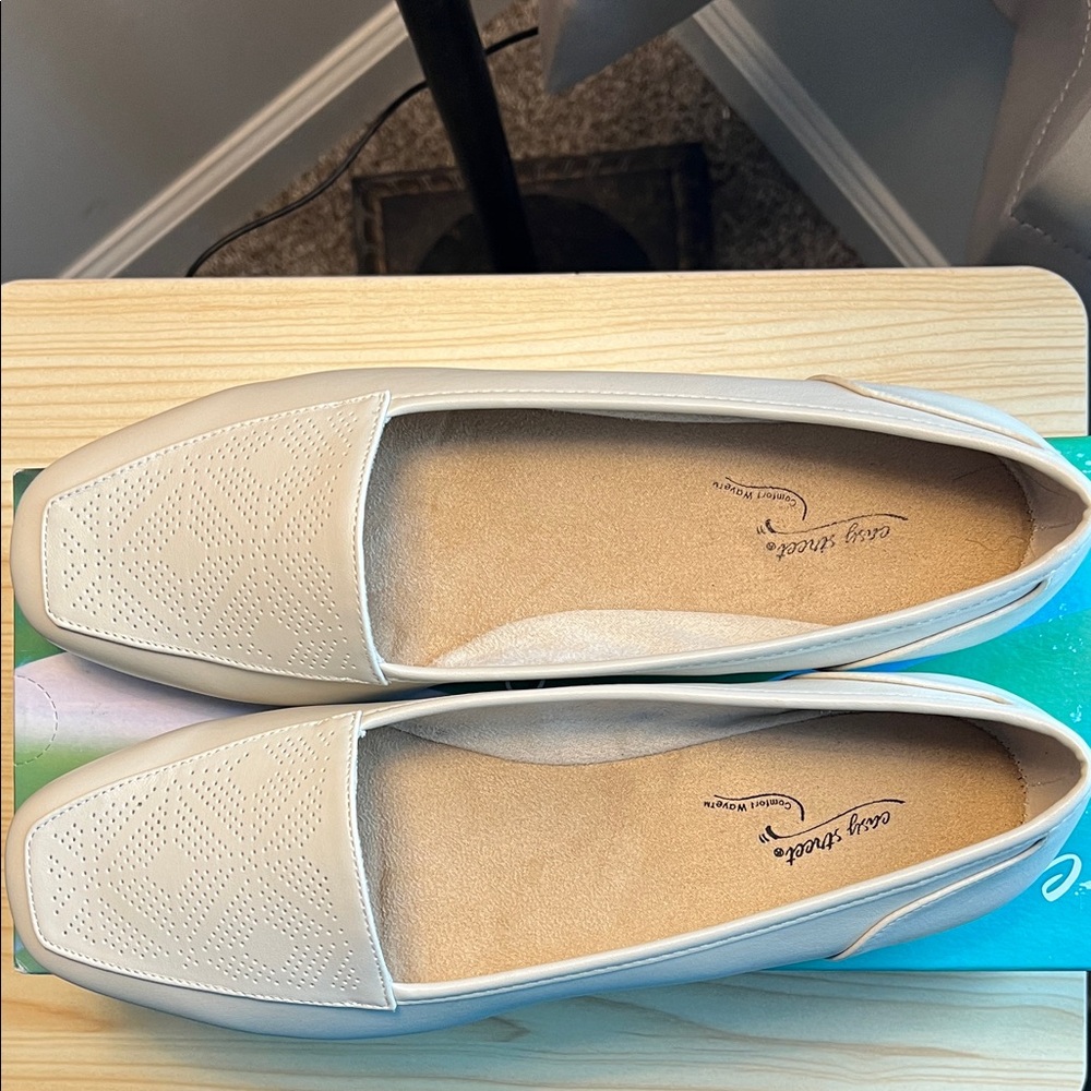 Easy Street Women's Beige Flats